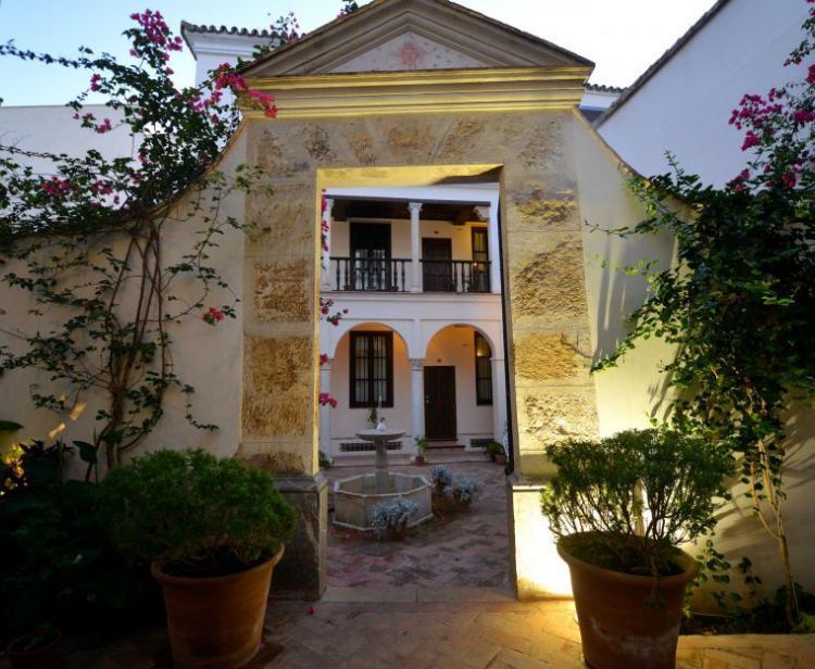 Routes à travers Cordoue. Visite libre de Cordoue et visites guidées - Visites guidées de la ville Routes à travers Cordoue. Visite libre de Cordoue et visites guidées - Visites guidées de la ville