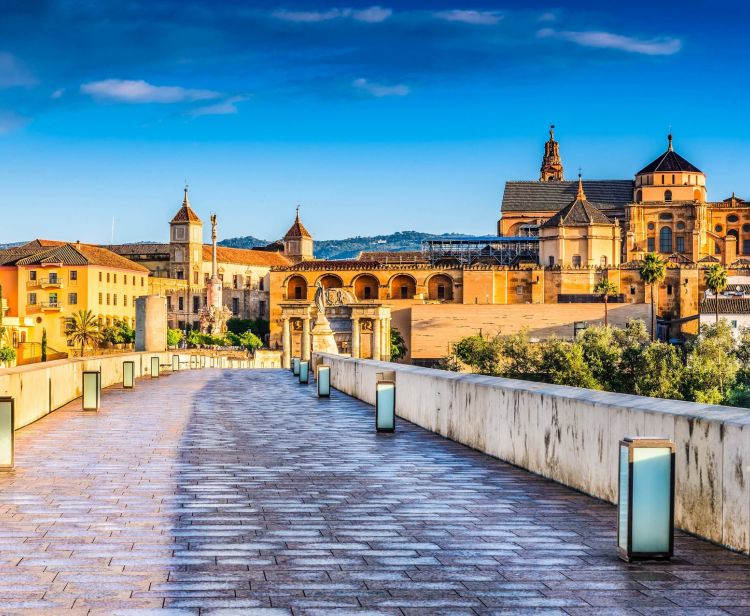 Routes à travers Cordoue. Visite libre de Cordoue et visites guidées - Visites guidées de la ville Routes à travers Cordoue. Visite libre de Cordoue et visites guidées - Visites guidées de la ville